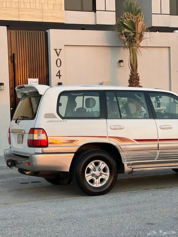 تويوتا لاندكروزر فل كامل قير عايدي اساس 4