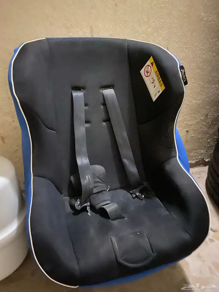 كرسي أطفال للسيارة  للبيع . استعمال خفيف ومريح للغاية 0