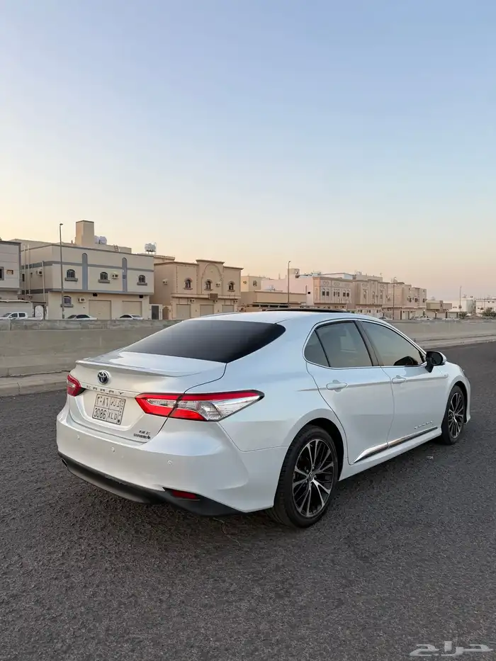 تويوتا كامري 2020 GLE هايبرد نظيفه جدا 7