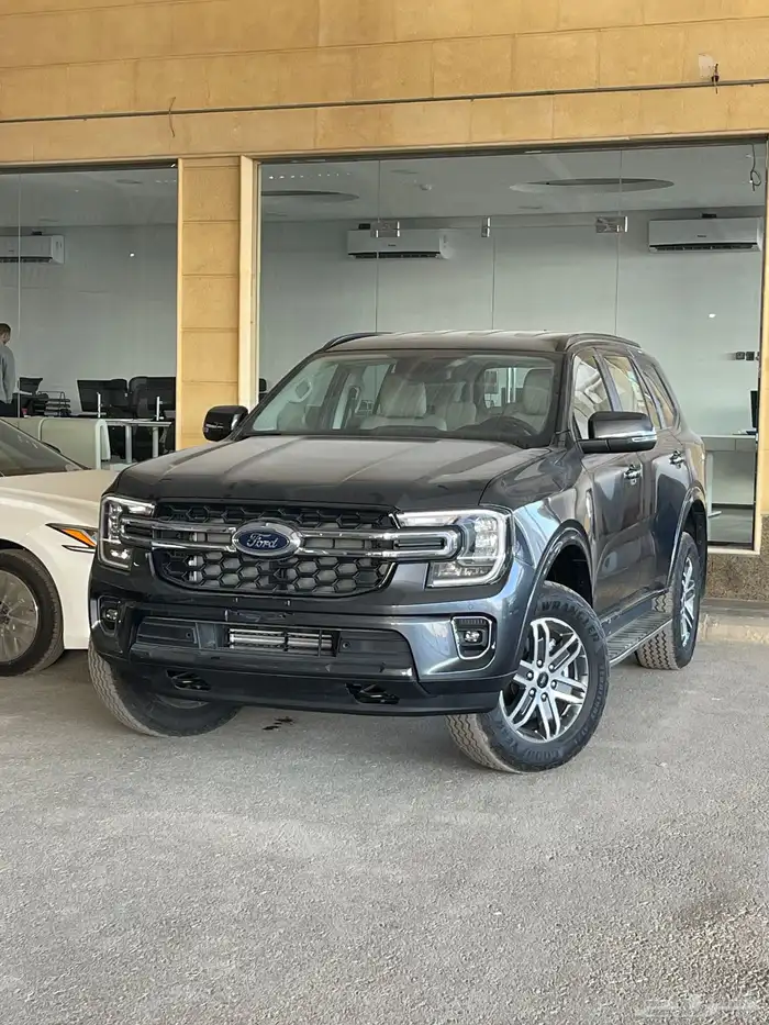 فورد ايفريست XLT نص فل بنزين 2025 متوفر لدى الحسن 0