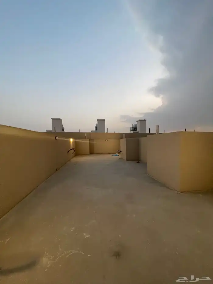 للبيع شققق علويه بسطح خاص ومصعد من 550 الف درة الموسى 22