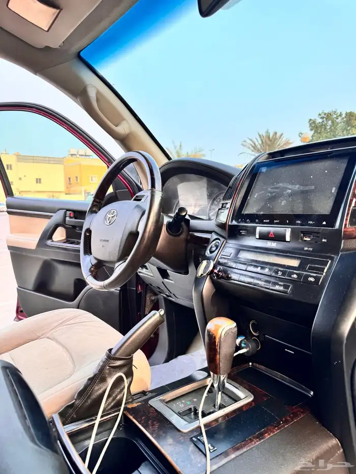 لاندكروزر 2011 10