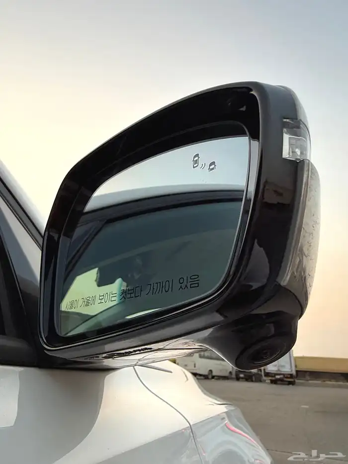 ازيرا 2022 ديجتال من الداخل ابيض بحالة الوكاله للبيع 9