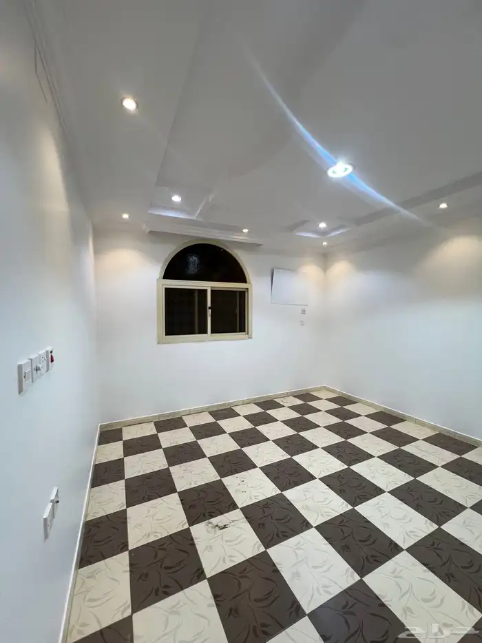 عمارة للبيع جبرة 8