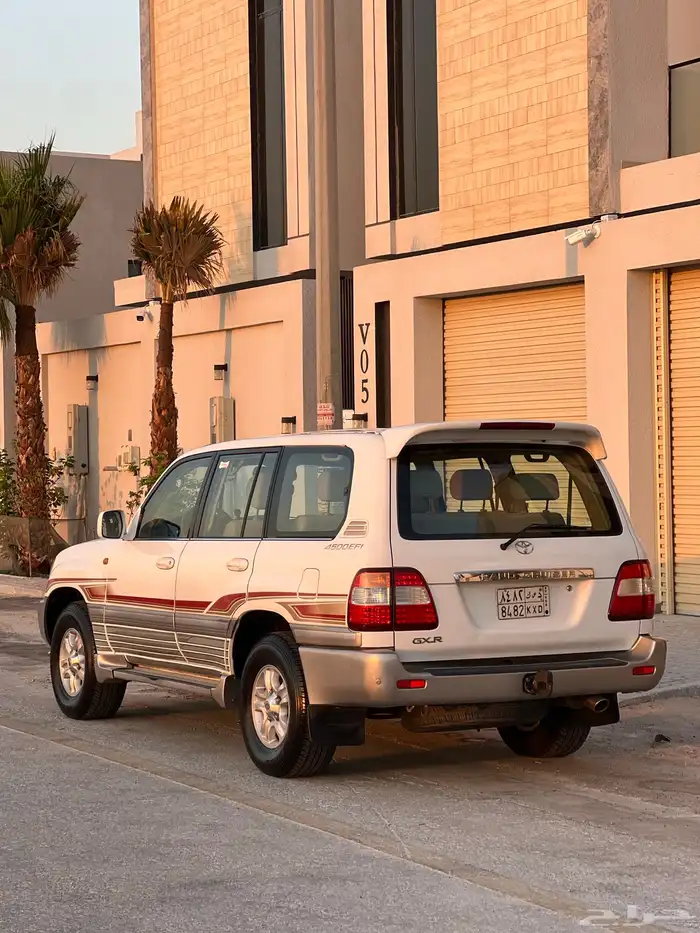 تويوتا لاندكروزر فل كامل قير عايدي اساس 18