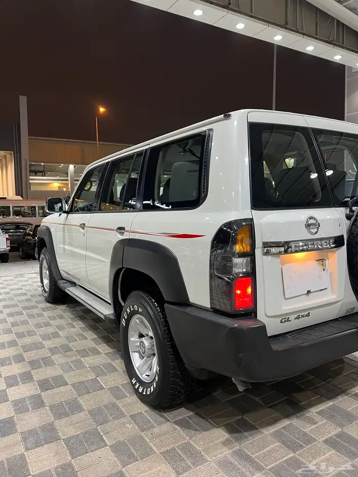 للبيع نيسان فينك موديل 2014 6