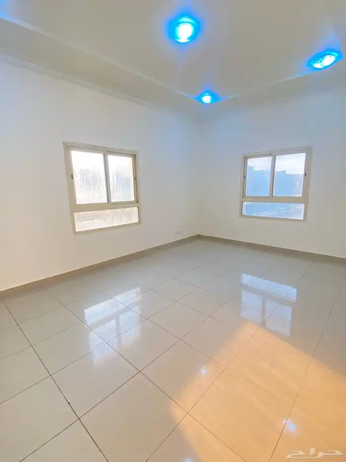شقة سكنية للايجار الشهري والسنوي غرفتين 3