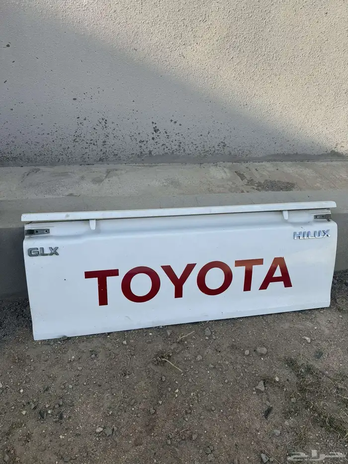 باب صندوق هايلكس اصلي وصدام خلفي مخرم له حساسات 0