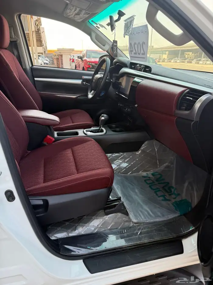 تويوتا هايلوكس غمارتين ديزل اتومتك موديل 2024 17