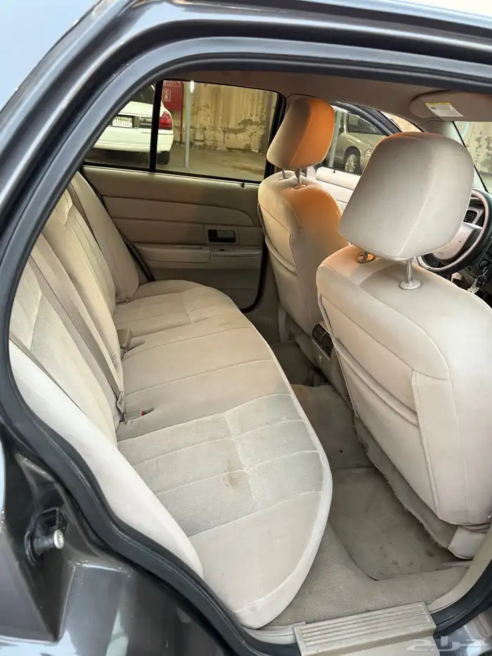 للبيع فورد فكتوريا 2010 شرط 20