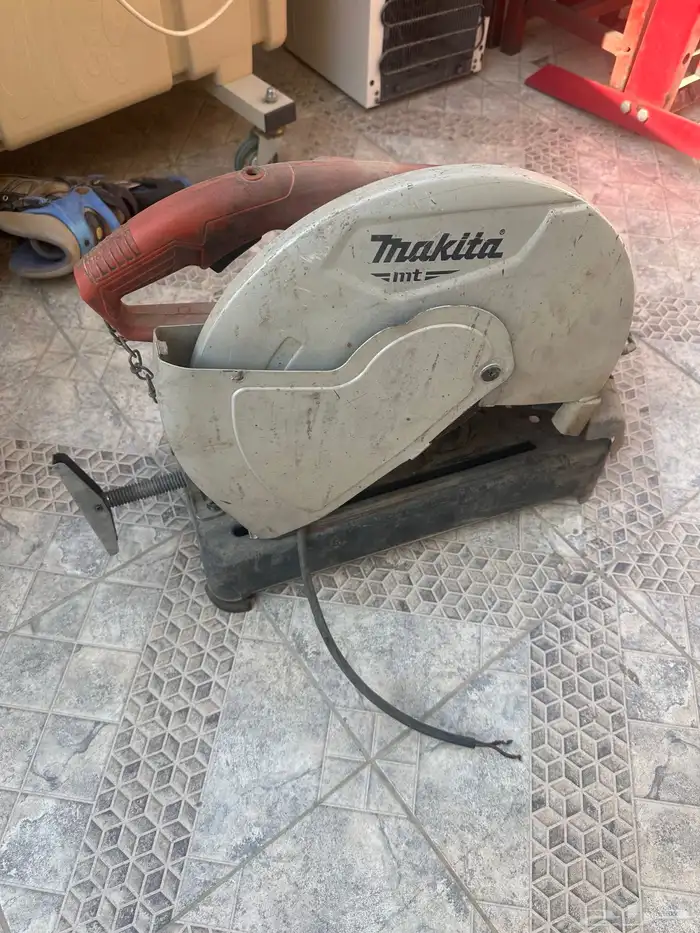 للبيع معدات ورشة سيارات 17