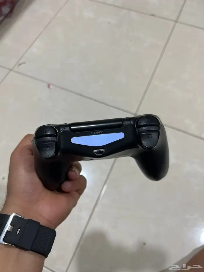 يد سوني بلاستيشن4 pro 4