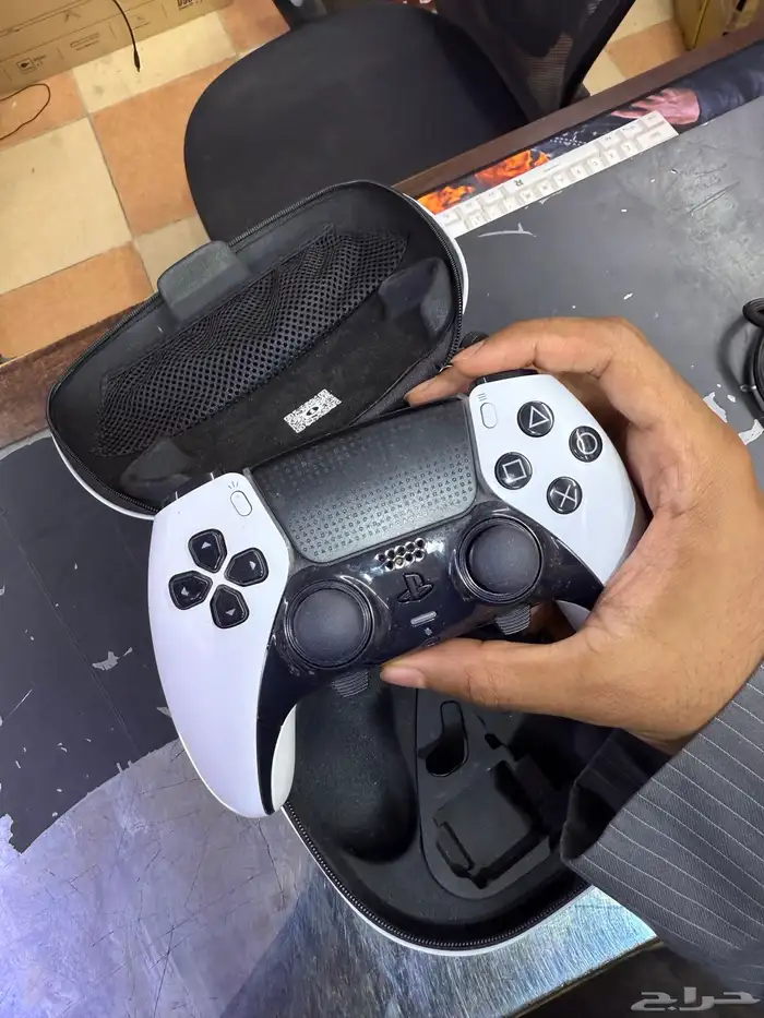 يد DualSense Edge الأحترافيه 1