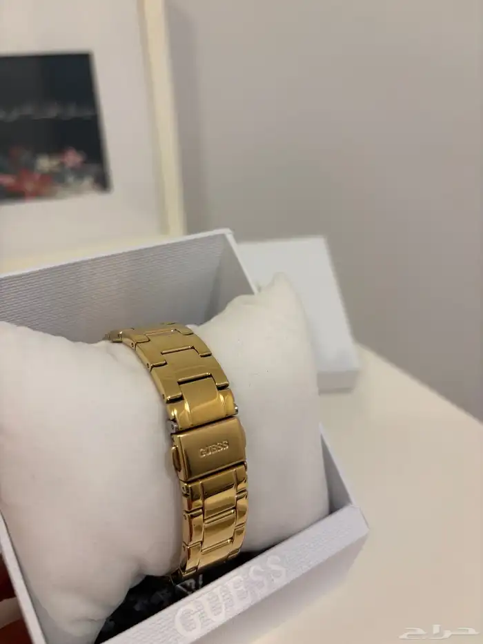 ساعة Guess 1