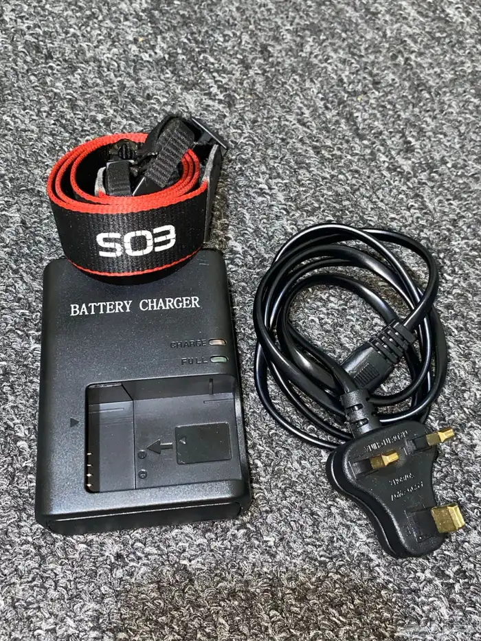 كاميرا Canon EOS M الجيل الاول 2