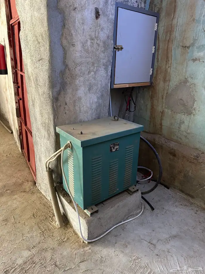 مضخة مياة ومواطير وموزع كهرب 3