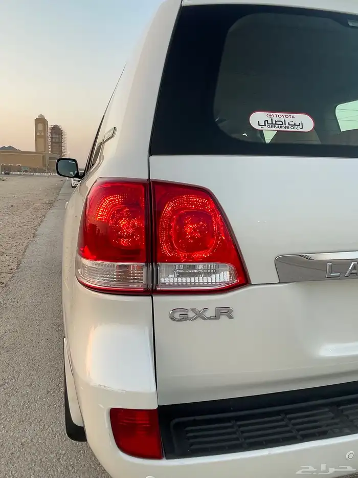 جيب لاندكروزر 9