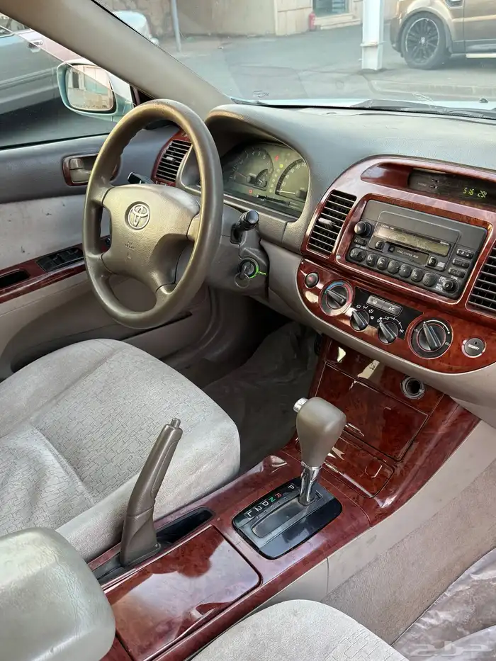 للبيع تويوتا كامري 2005 اتوماتيك 15