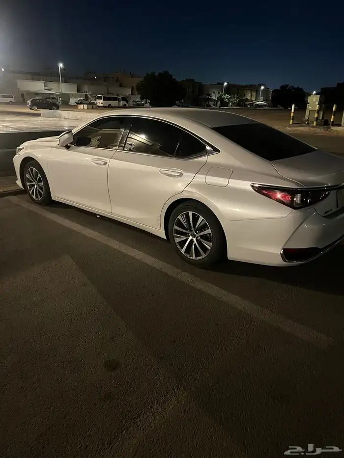 للبيع لكزس 2020 حجم 250 0