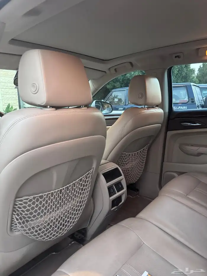 للبيع جيب كاديلاك 2011 SRX 5