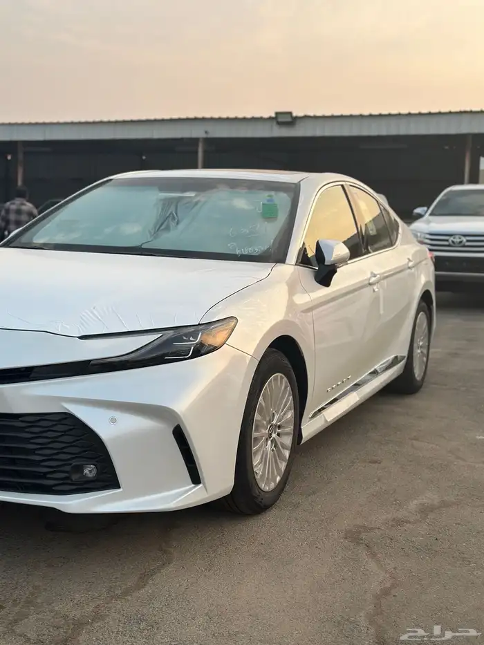 للبيع كامري 2025 LE اصفار 1