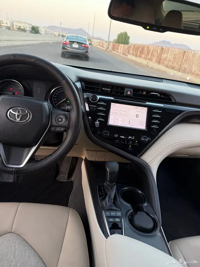 تويوتا كامري 2020 GLE هايبرد نظيفه جدا 13