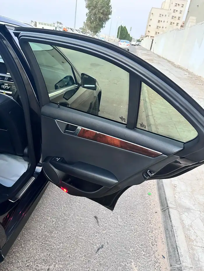 مرسيدس C300 10