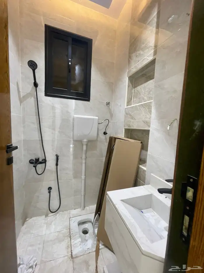 للبيع شققق علويه بسطح خاص ومصعد من 550 الف درة الموسى 18