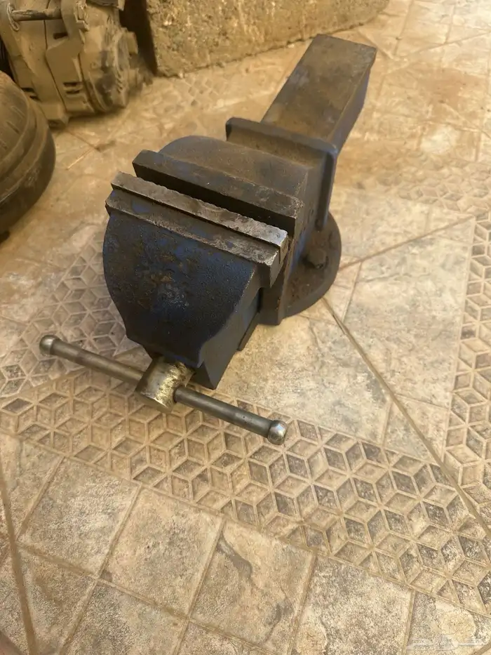 للبيع معدات ورشة سيارات 13