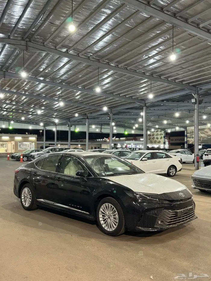 كامري 2025 LE بنزين اسود اقل سعر 5