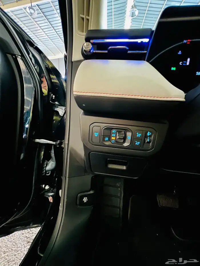 فورد تورس تيتانيوم فل كامل موديل 2023 42