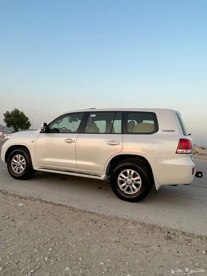 جيب لاندكروزر 2