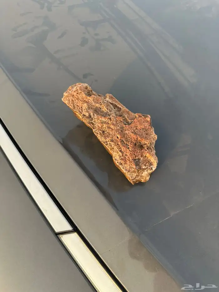 حجر غريب في القوقل طلع نيزك اللي يعرف يتواصل معي 3