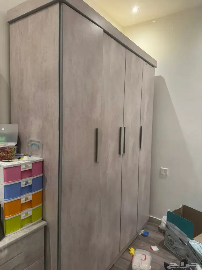 اثاث للبيع كنب حرف L و غرفة نوم كامله سرير منفصل لم تستخدم 2