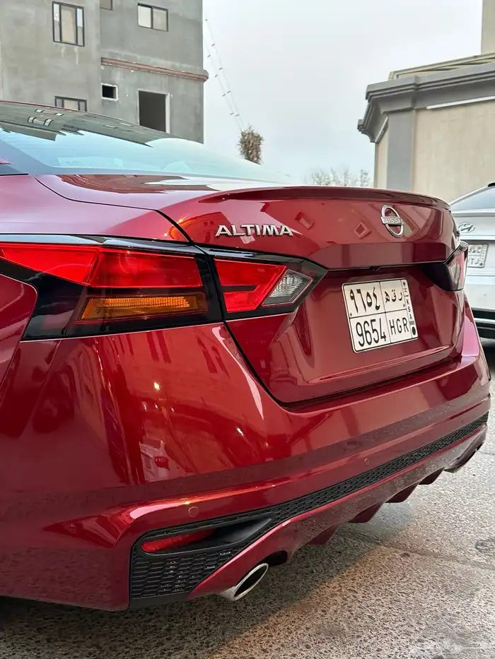 نيسان التيما 8