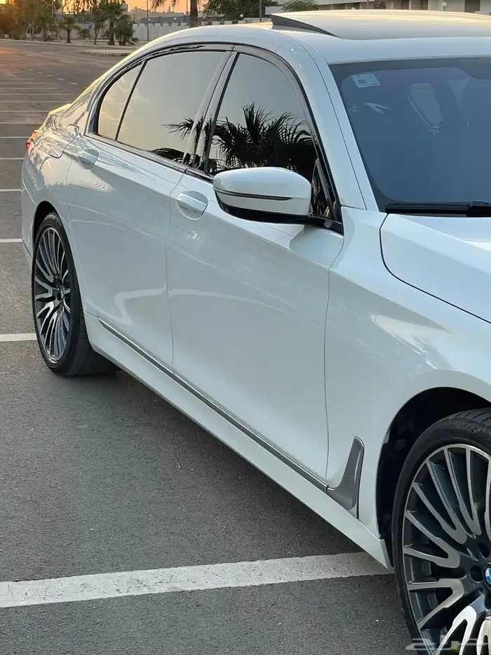 بي ام دبليو2017 فل كامل اعلى مواصفات740الموقع بريده 73