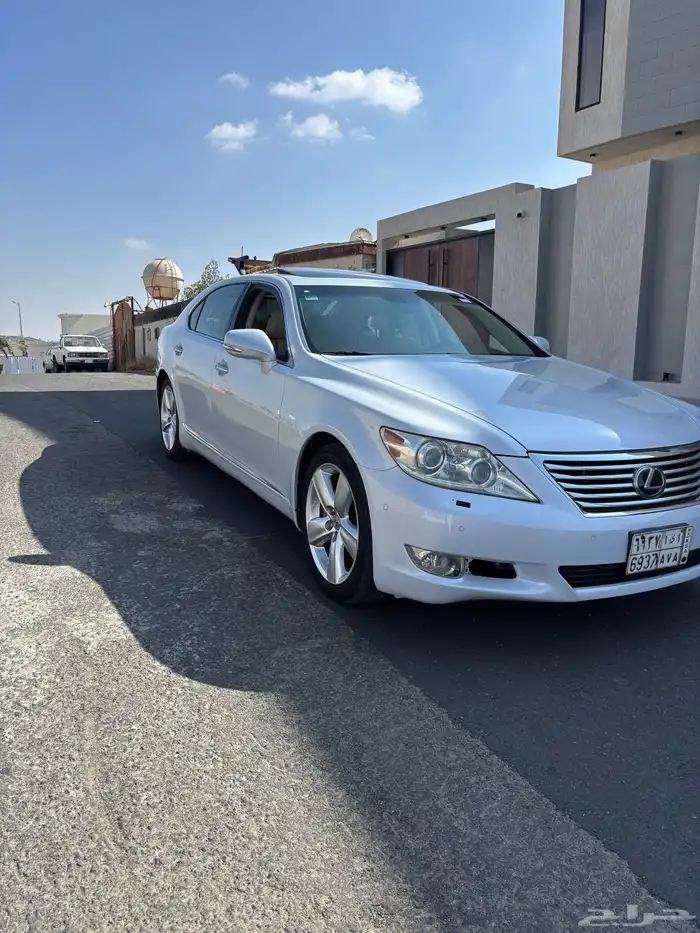 لكزس 460 L 3