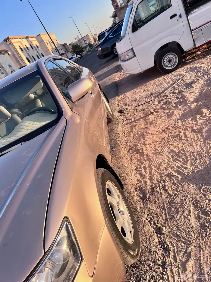 سوناتا 2007 اللون ذهبي 3