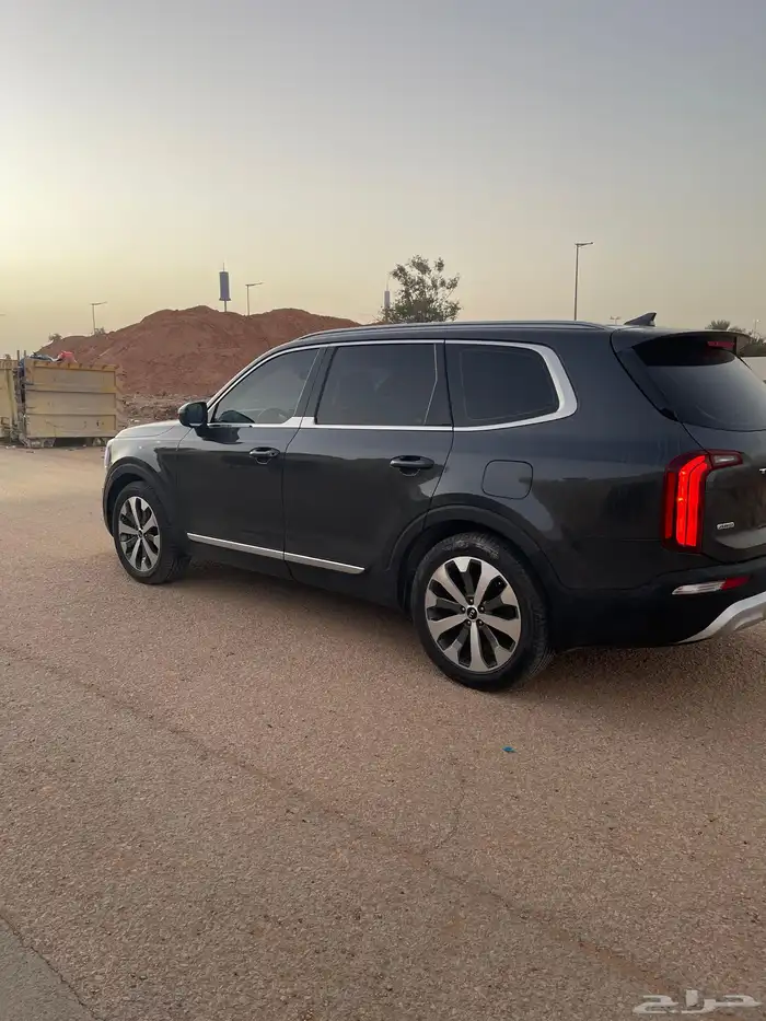 كيا تورايليد 5