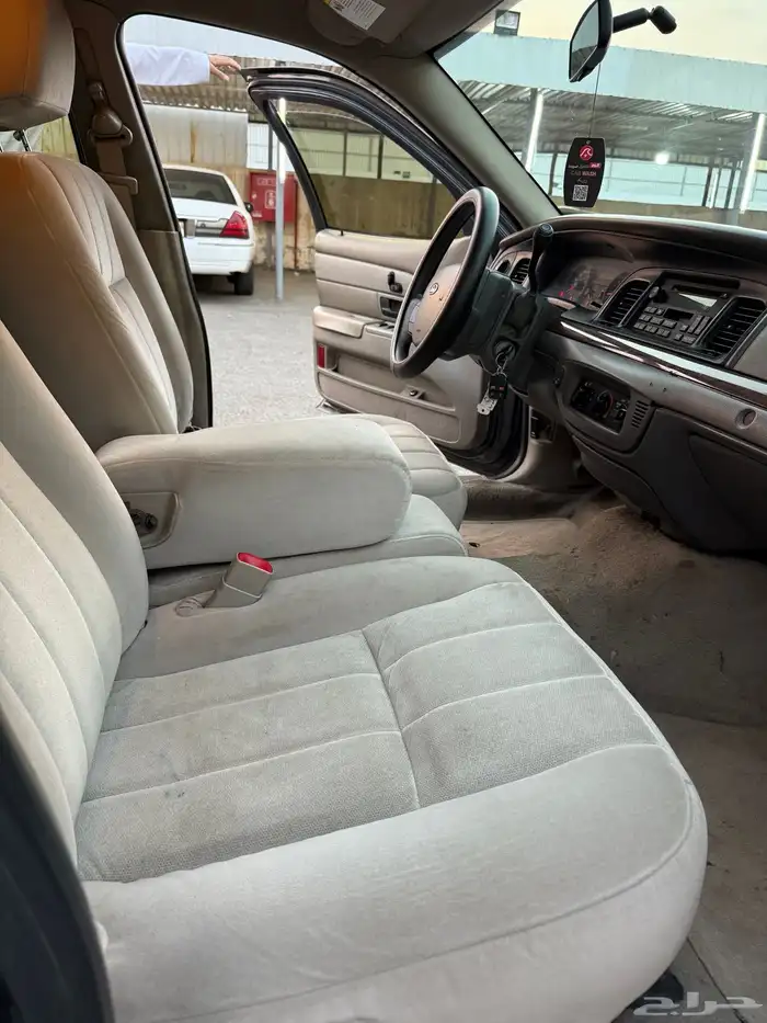 للبيع فورد فكتوريا 2010 شرط 22