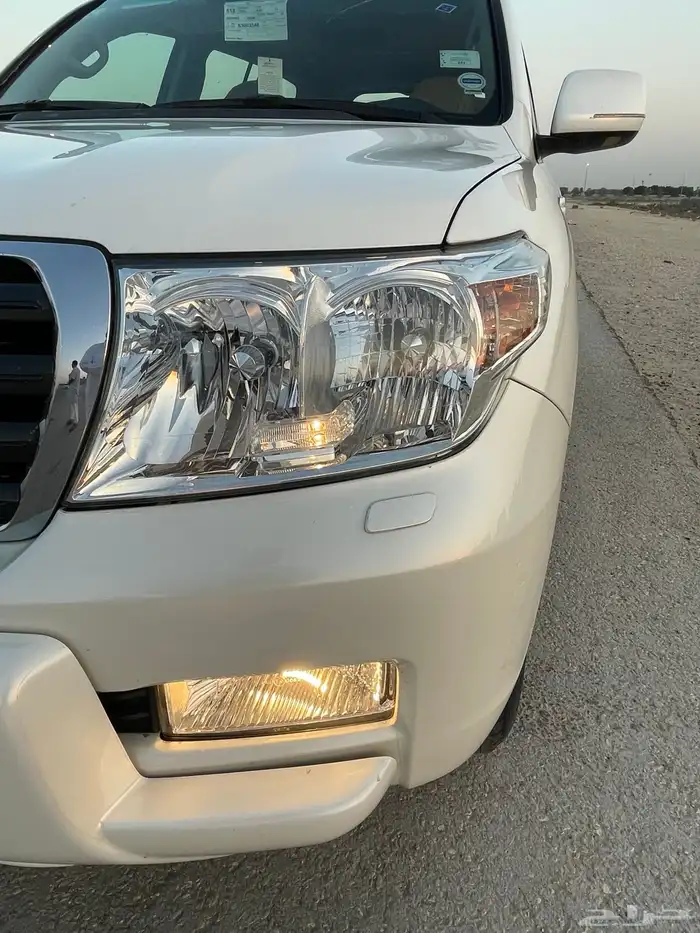 جيب لاندكروزر 8