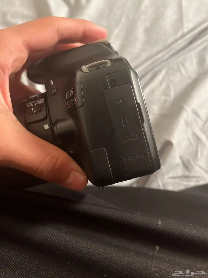 كاميرا من كانون EOS550D مستعمل مع جميع ملحقاته 7