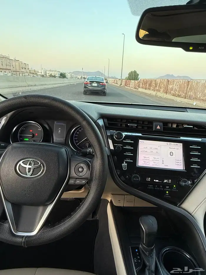 تويوتا كامري 2020 GLE هايبرد نظيفه جدا 10