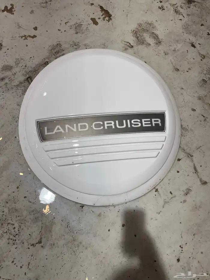 للبيع خلفية اسبير علاق لاندكروزر وغطاء اسبير نظيف 5