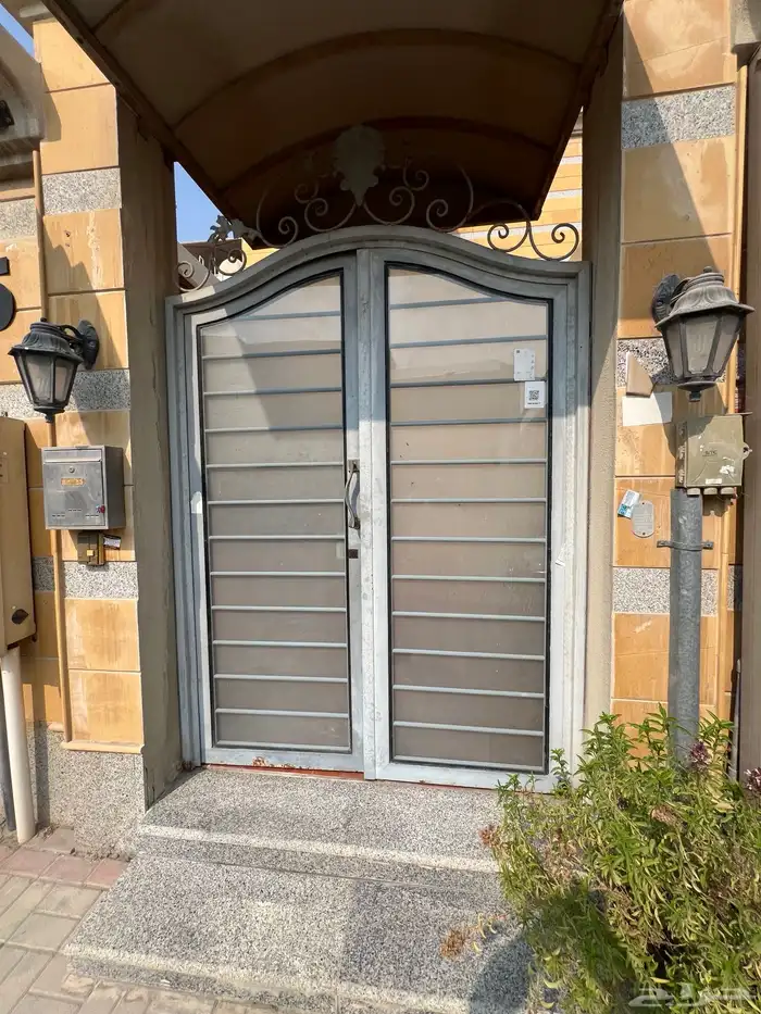 ابواب حديد وكراسي حمام 9