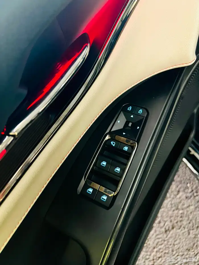 فورد تورس تيتانيوم فل كامل موديل 2023 11