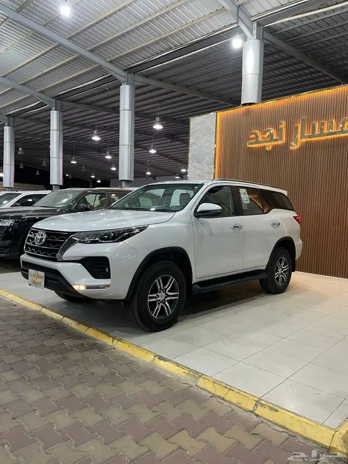 فورتشنر موديل 2023 (6سلندر) 5