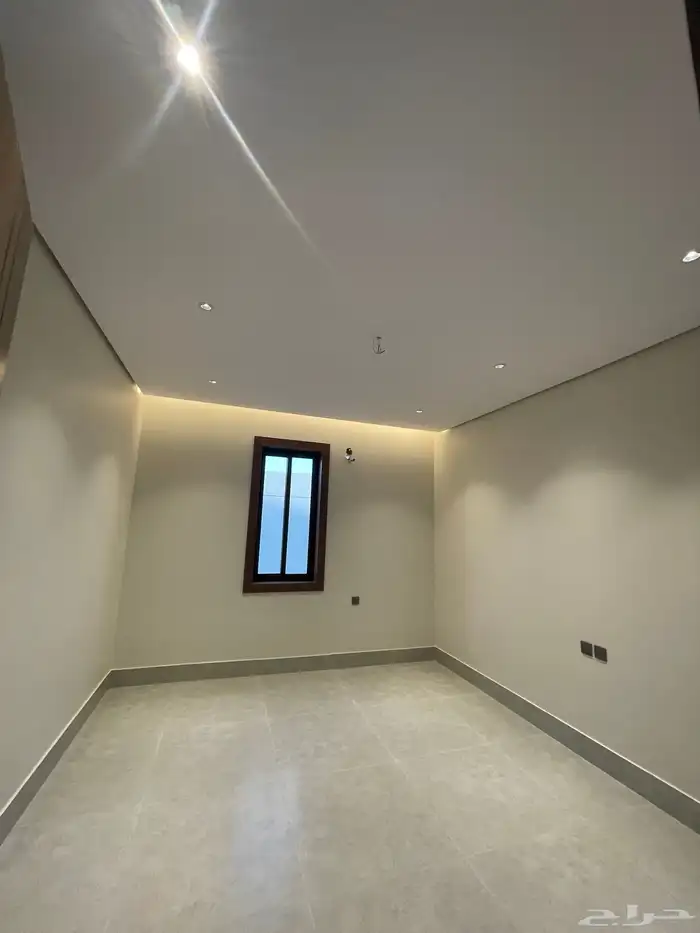 شقه تمليك حي الاخضر 6 غرف وصاله 5