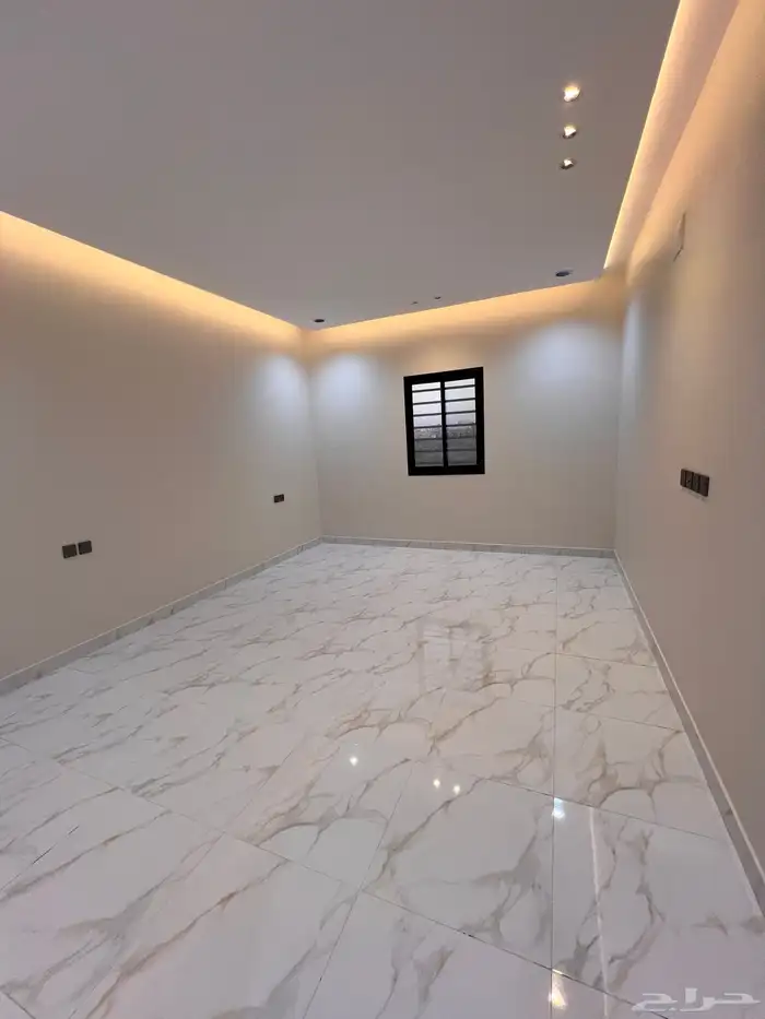 للبيع روف علوى بمدخل سياره حى النور شمال الخميس 750 الف 23