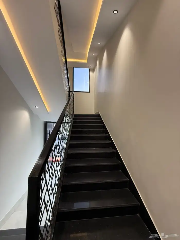 للبيع شقق علويه بمصعد جاهز وسطح خاص ف ابها المحاله 4